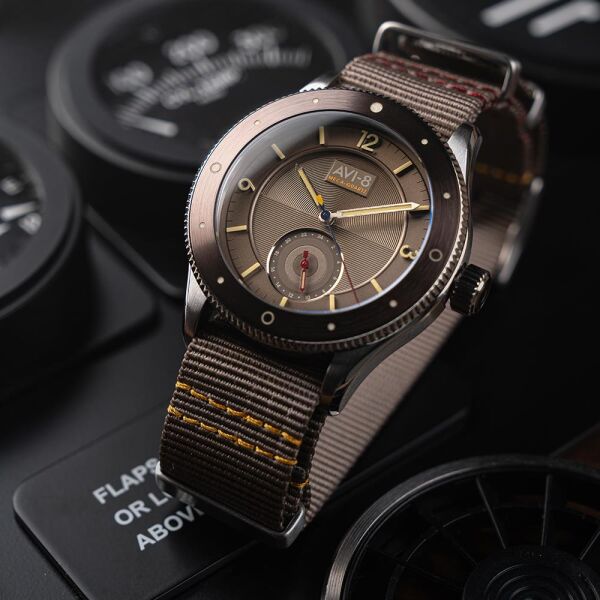 AVI-8 AV-4112-03  Erkek Kol Saati