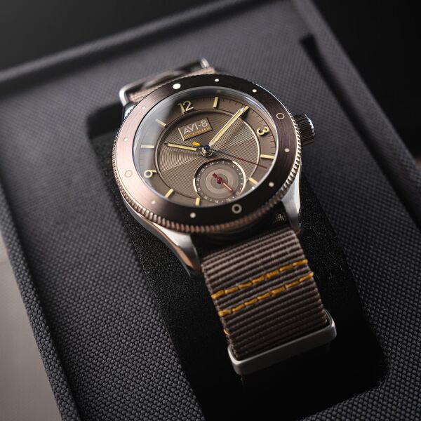 AVI-8 AV-4112-03  Erkek Kol Saati