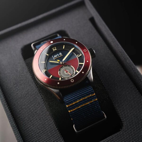 AVI-8 AV-4112-04 Erkek Kol Saati