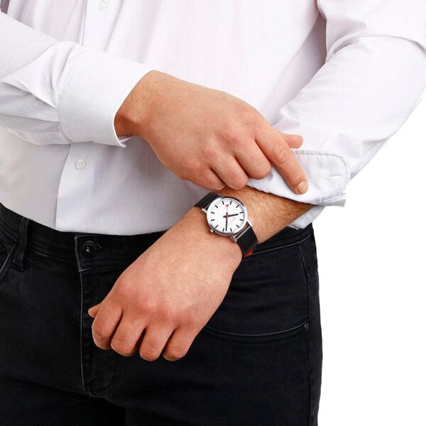 MONDAINE CLASSIC A660.30360.16SBBV Erkek Kol Saati
