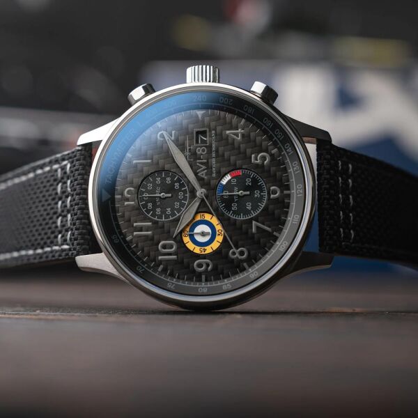 AVI-8 AV-4011-0W Erkek Kol Saati