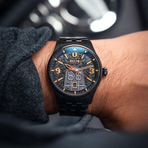 AVI-8 AV-4121-33 Erkek Kol Saati