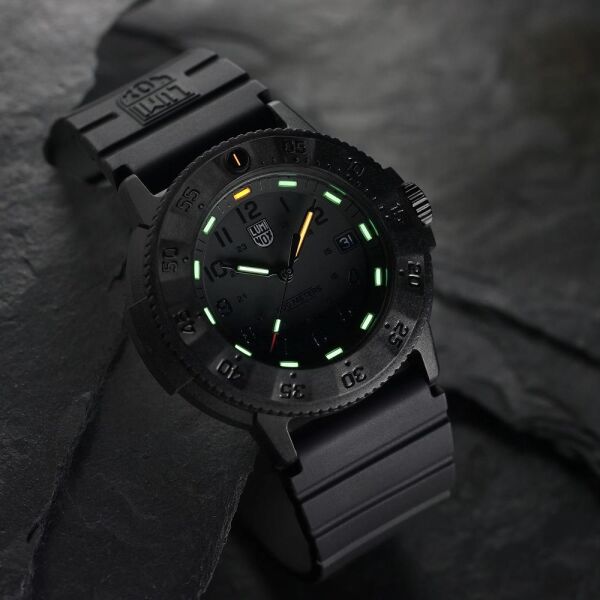LUMINOX XS.3001.EVO.BO.S NAVY SEAL EVO (İsviçre Üretimi Ronda 515 Mekanizmalı) Erkek Kol Saati