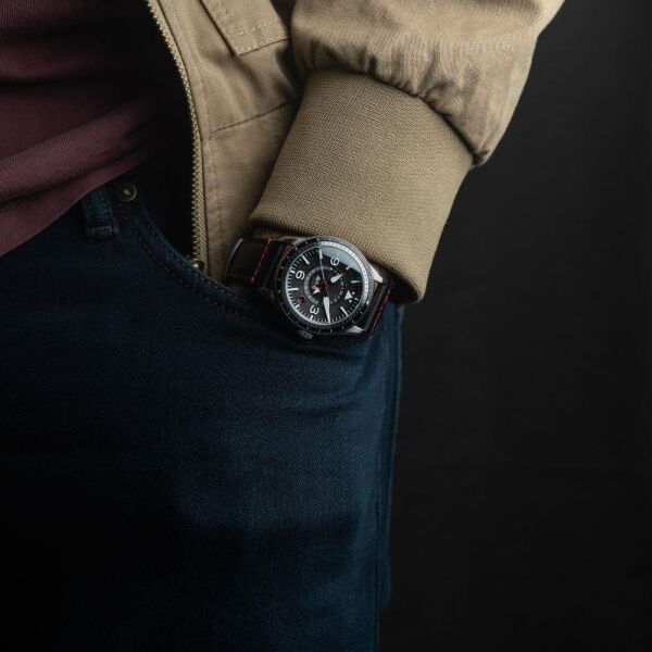 AVI-8 AV-4128-01 Erkek Kol Saati