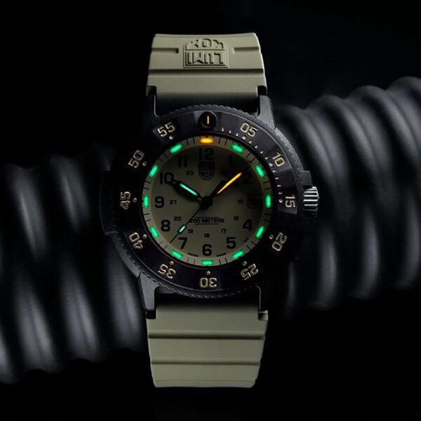 XS.3010.EVO.S ORIGINAL NAVY SEAL 3000 Serisi Erkek Kol Saati