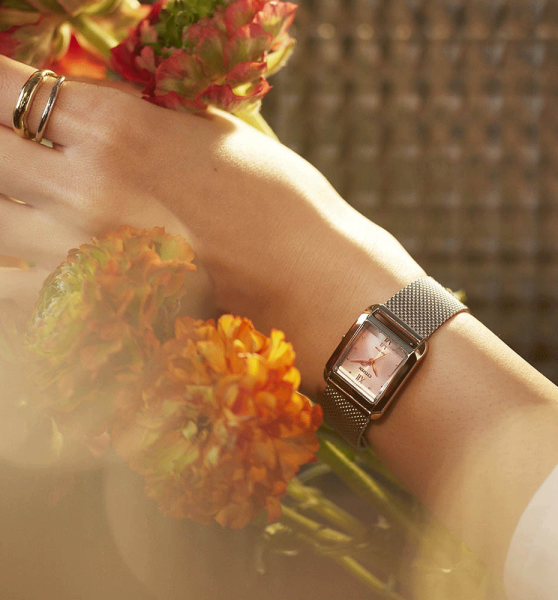 Citizen EW5596-66X  Kadın Kol Saati